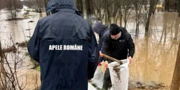 Pescari surprinși de viitură