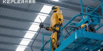 Primii roboți care sudează își încep munca