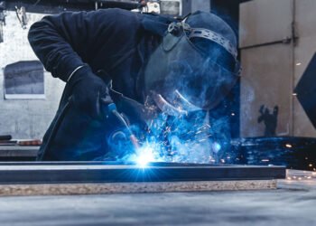 Zeci de locuri de muncă noi la Filiași și Craiova. O firmă locală angajează masiv, pe fondul cererii de personal calificat