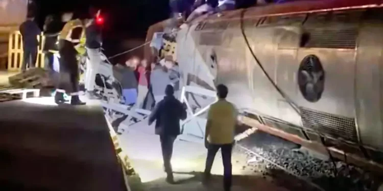 Două trenuri de mare viteză s-au ciocnit în Spania