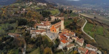 Un mic oraș din nordul Italiei caută „evaluatori de mirosuri” pentru a combate poluarea