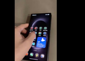 Telefonul Galaxy Z TriFold, vândut rapid, apoi criticat