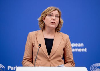 UE vrea „arme cibernetice”! Comisar european: „Nu e suficient doar să te aperi”