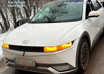 Mașină de lux căutată furată, șofer urmărit internațional