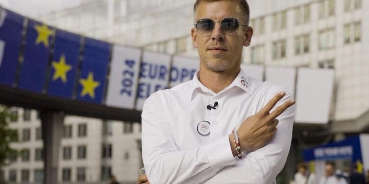 Acuzații explozive în Ungaria: Principalul rival al lui Viktor Orbán susține că este amenințat cu publicarea unor înregistrări intime