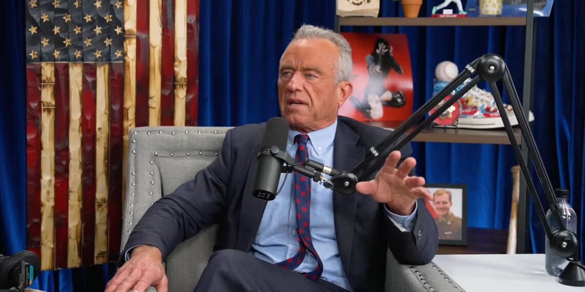 Kennedy Jr.: Am tras cocaină pe capacele toaletei