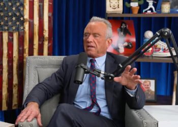 Kennedy Jr.: Am tras cocaină pe capacele toaletei