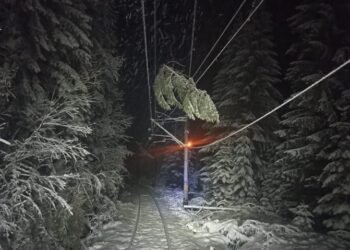 Sabotaj nocturn pe liniile CFR: cabluri tăiate, sisteme de siguranță distruse, trenuri blocate în mai multe zone din țară