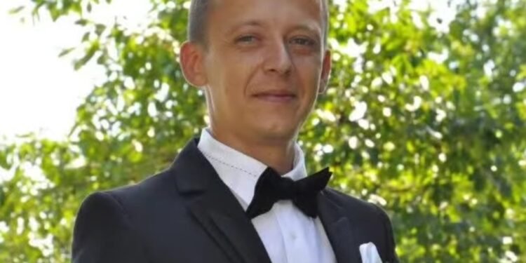 Avea doar 40 de ani. Lasă în urmă o soție îndurerată și un copil prea mic ca să înțeleagă drama