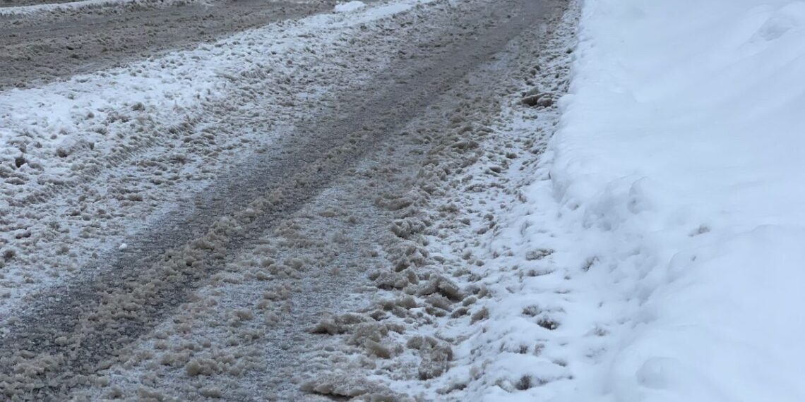 Gorjean prins sub utilajul de deszăpezire