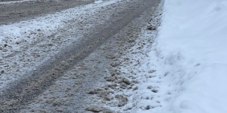 Gorjean prins sub utilajul de deszăpezire