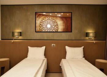 A rezervat hoteluri de lux cu… un cent! Hacker de 20 de ani, prins la Madrid după o „schemă” fără precedent