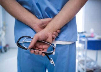 Cine sunt medicii arestați preventiv pentru „operații” făcute doar pe hârtie