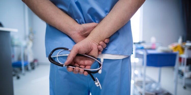 Cine sunt medicii arestați preventiv pentru „operații” făcute doar pe hârtie