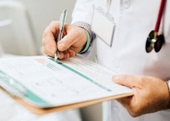 „Situație explozivă” în Franța – Un bărbat s-a prezentat la Urgențe cu un obuz în rect, spitalul a fost evacuat