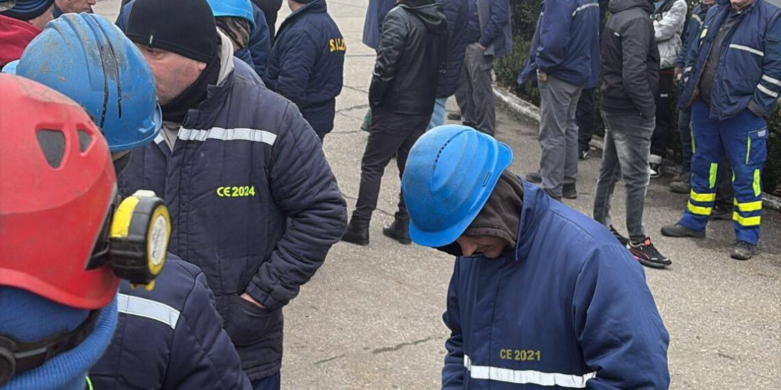 Pe mâna cui au pierdut minerii bonurile de masă în ianuarie!