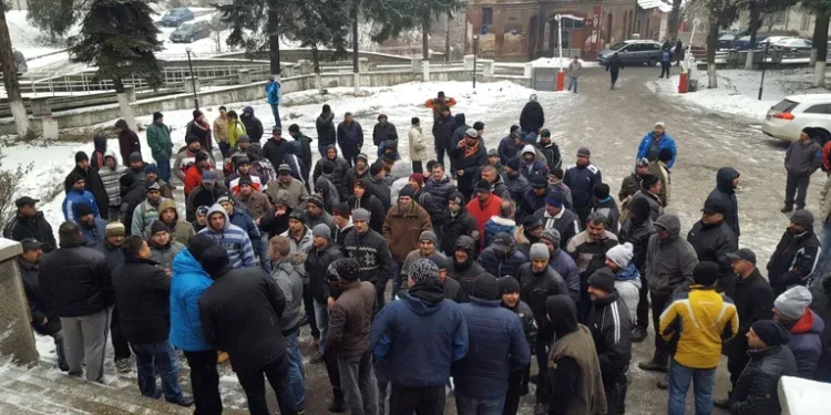Salariații neplătiți din noiembrie au lăsat exploatarea minieră nepăzită