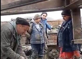 O nouă tăiere de drepturi pentru salariații Complexului Energetic Oltenia. Concedieri și salarii compensatorii mai mici, pe masa negocierilor