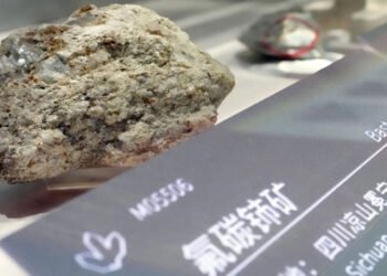 Descoperire strategică pentru Japonia: pământuri rare identificate la 6.000 de metri adâncime în Oceanul Pacific