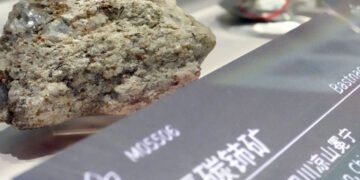 Descoperire strategică pentru Japonia: pământuri rare identificate la 6.000 de metri adâncime în Oceanul Pacific