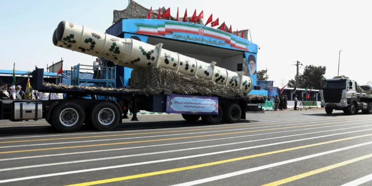 Iranul, aproape de un acord cu China pentru rachete supersonice CM-302