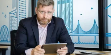 Plătit cu mii de euro pe lună ca să blocheze activitatea CE Oltenia