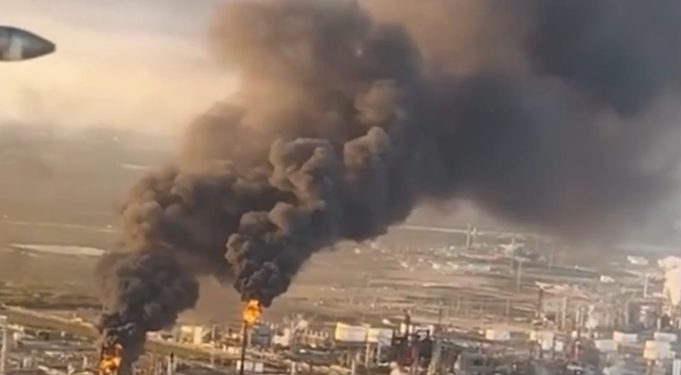 Explozie la o rafinărie din Texas