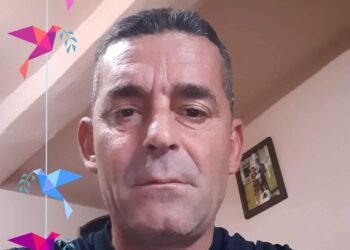 Muncitor strivit de o bandă în mișcare, sub ochii colegilor