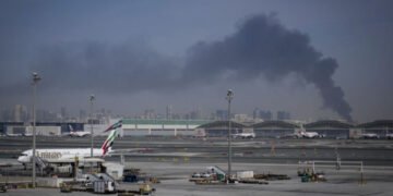 Atac masiv cu rachete și drone: apărarea aeriană a Emiratelor Arabe Unite a interceptat zeci de proiectile iraniene