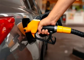 Spania va reduce la jumătate TVA-ul la combustibil