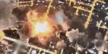 Momentul în care buncărul lui Khamenei a fost bombardat de 50 de avioane de vânătoare