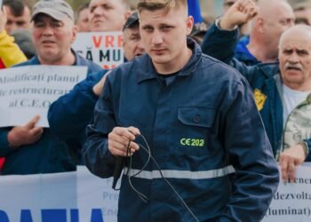 Liderul protestului: Ați vrut pașnic, uite cât de pașnic ne dau afară acum