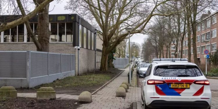 Explozie la o școală evreiască din Amsterdam! Autoritățile vorbesc despre un „atac deliberat”