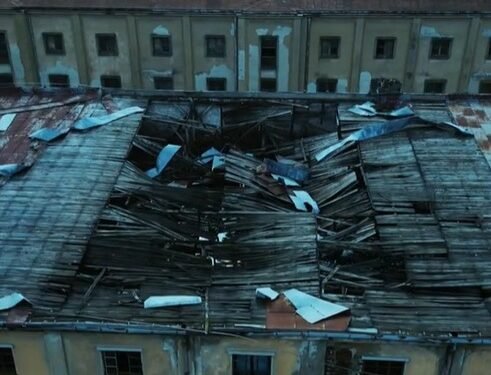 Fabrica din Târgu Jiu care este acum ruină urbană. Ce va fi acolo!