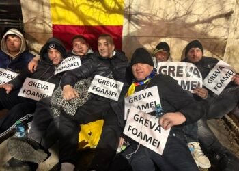 Mii de copii de mineri își vor vedea tații plecând la muncă în străinătate