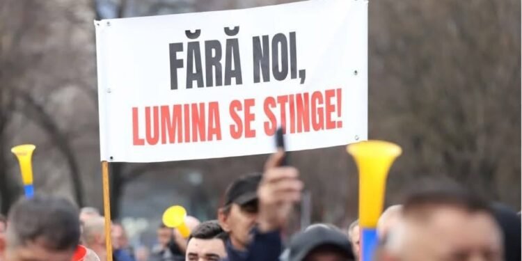 Joburi pe mii de euro din străinătate pentru meseriașii care pleacă din Complexul Energetic Oltenia