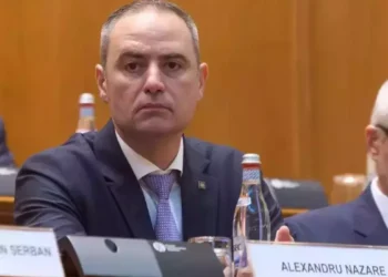 Ministrul care pune taxe și taie salarii a provocat un accident