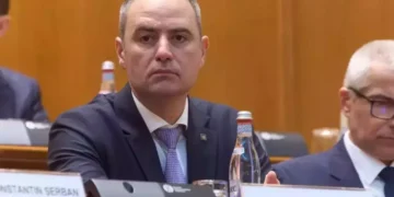 Ministrul care pune taxe și taie salarii a provocat un accident