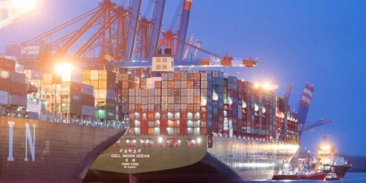 Nave chineze masive au încercat să traverseze Strâmtoarea Ormuz