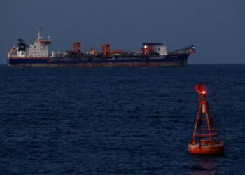 Criză globală la orizont: de ce poate Iranul să închidă atât de ușor Strâmtoarea Hormuz