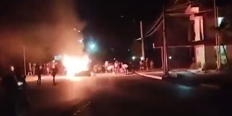 Penele de curent și scumpirea alimentelor au dus la proteste în Cuba