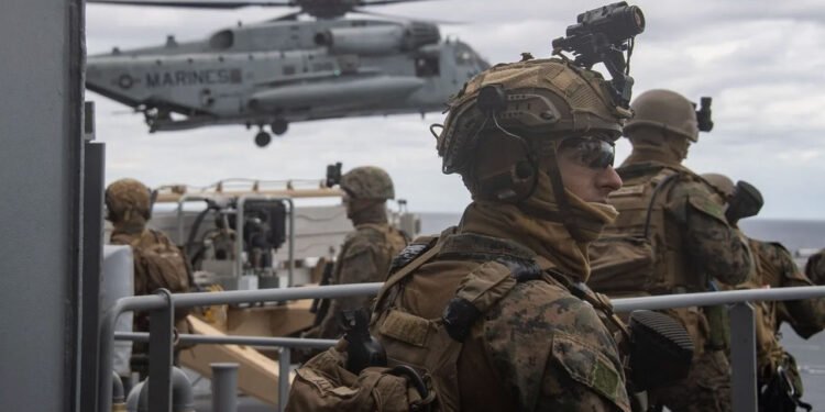 Nava de asalt amfibie USS Tripoli a ajuns în Orientul Mijlociu