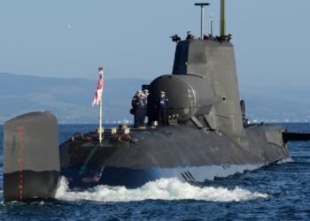 Submarinul nuclear „HMS Anson” ar putea fi trimis în apropierea strâmtorii Ormuz