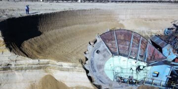 Câți bani pierd angajații CEO dacă scad salariile compensatorii: miza negocierilor care le poate reduce veniturile cu zeci de mii de lei