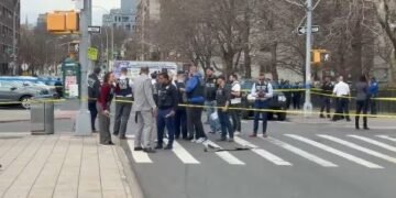 Tragedie în Brooklyn: o fetiță de 7 luni, ucisă de un glonț rătăcit într-un schimb de focuri între bande