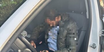 Scene incredibile la Târgu-Jiu! Hoț prins dormind în mașina pe care voia să o spargă