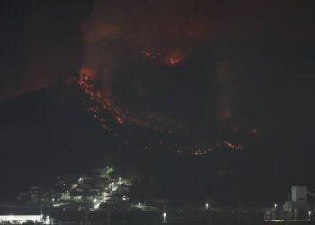 1400 de pompieri mobilizați la un incendiu în Japonia