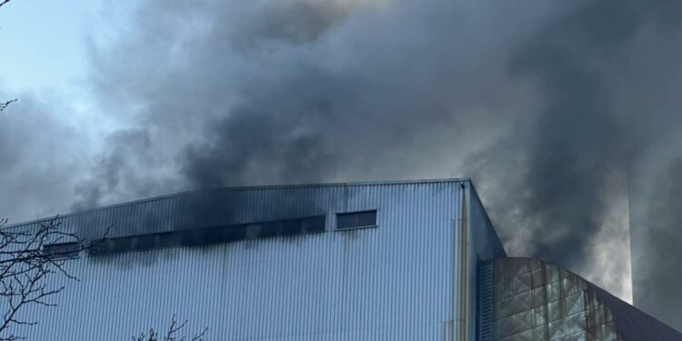 ANALIZĂ | Incendiul de la Rovinari reaprinde controversele: „Grup modernizat cu piese vechi”. Cât de real este pericolul invocat de sindicaliști