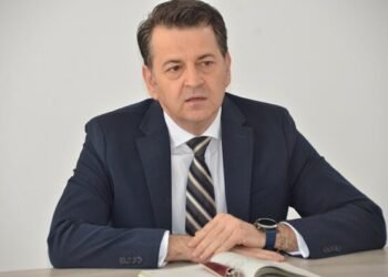 Medicul care și-a ținut tatăl doi ani în spital și-a pierdut locul de muncă