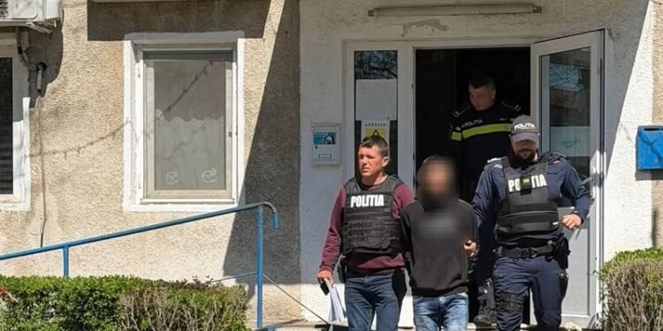 Peste 100.000 de lei furați la Motru și ascunși în pământ, în fața blocului